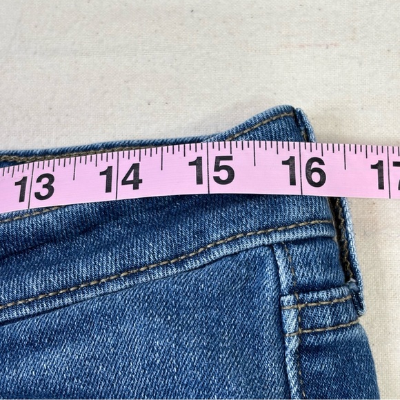 Old Navy Size 12 High Rise WOW Wide Leg Jeans Medium Wash Blue Denim “New Moon” - Picture 10 of 13